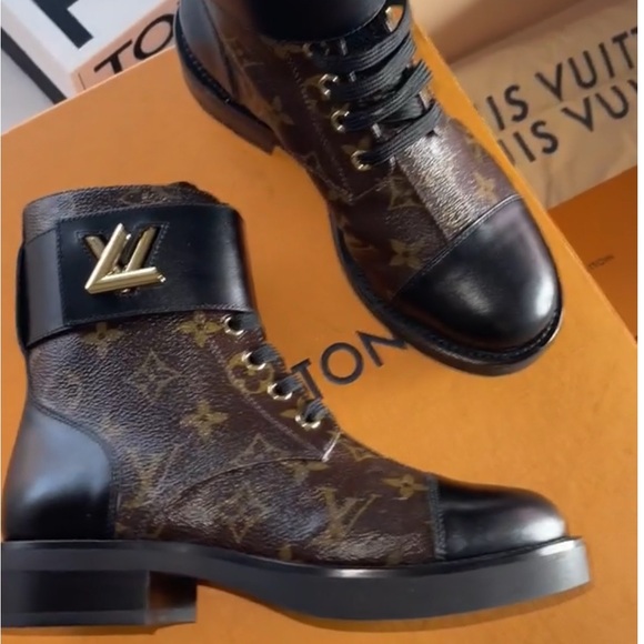Louis Vuitton Women's Wonderland Flat Ranger Boots Monogram Canvas and Leather - Picture 3 of 9